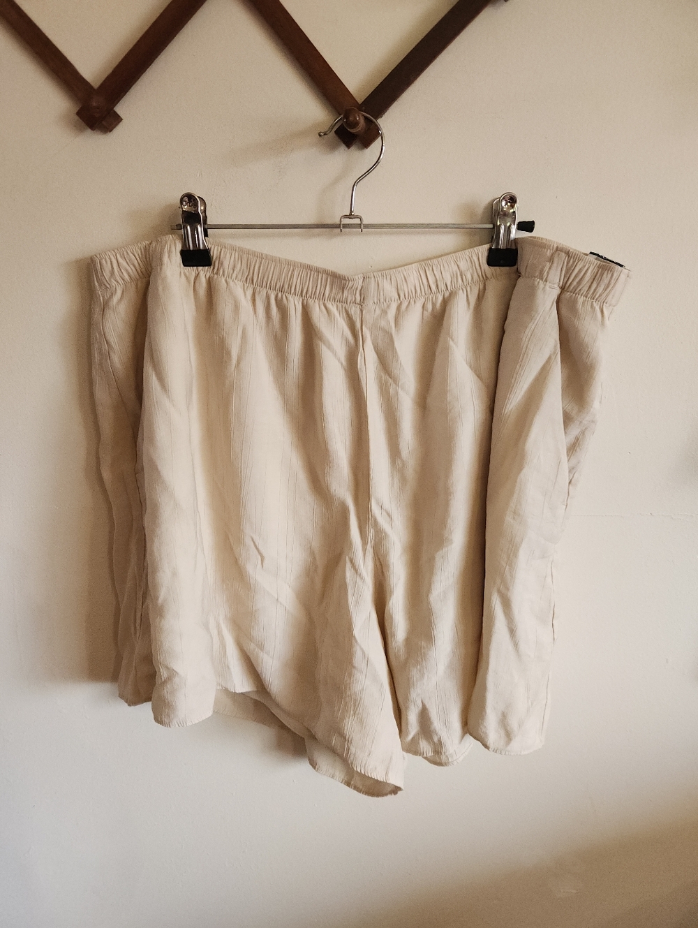 NWT Abercrombie & Fitch Lightweight Cream Shorts Lined Flowy Pockets X Large